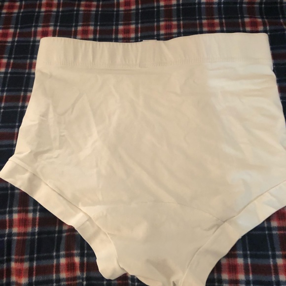 Men’s high rise pouch front control briefs. ML - Picture 4 of 5